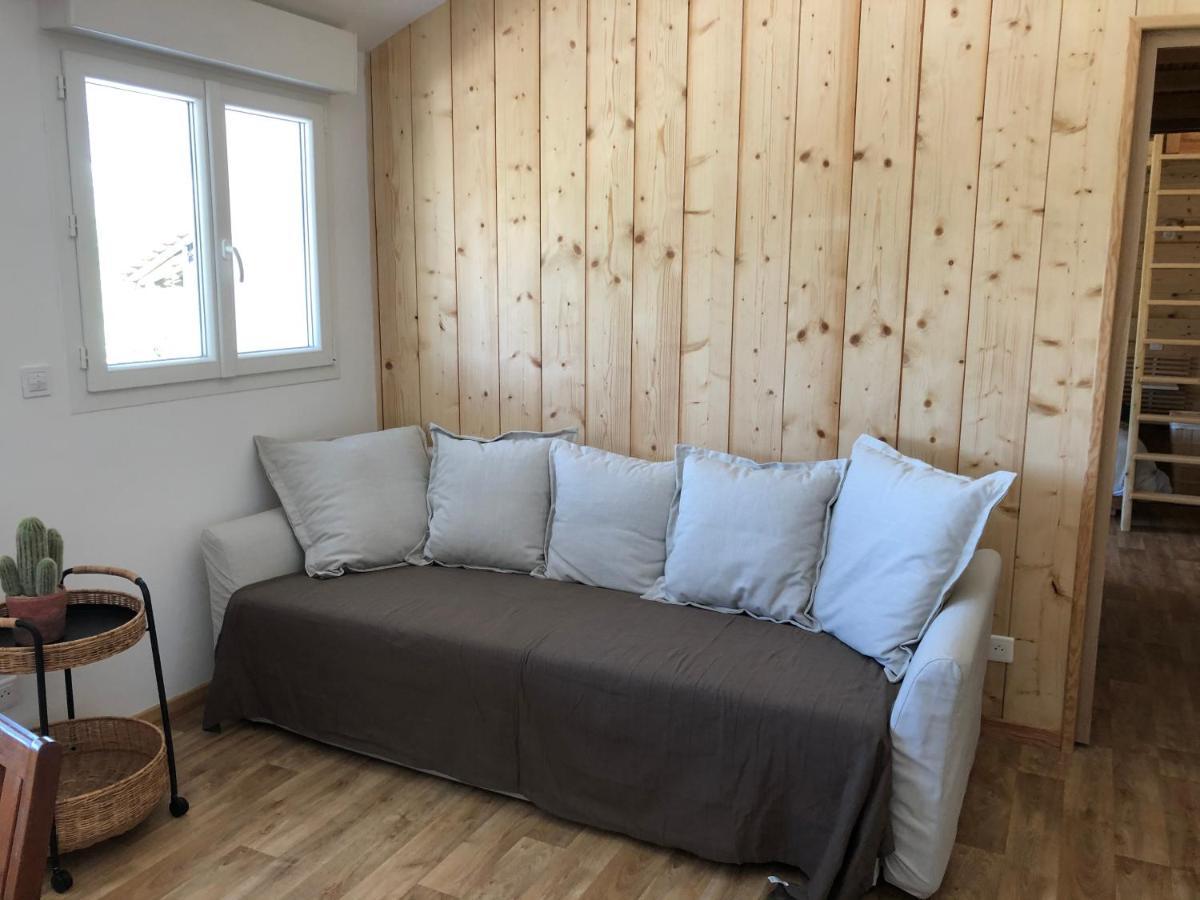 La Petite Ferme De Pouillon - Parc Animalier - Aire De Loisirs Bed & Breakfast Exterior photo