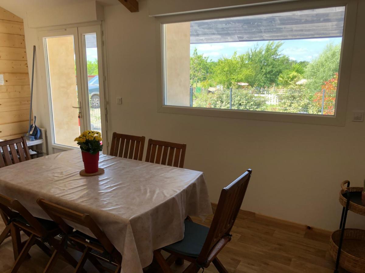 La Petite Ferme De Pouillon - Parc Animalier - Aire De Loisirs Bed & Breakfast Exterior photo
