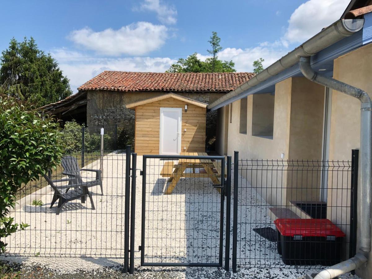 La Petite Ferme De Pouillon - Parc Animalier - Aire De Loisirs Bed & Breakfast Exterior photo
