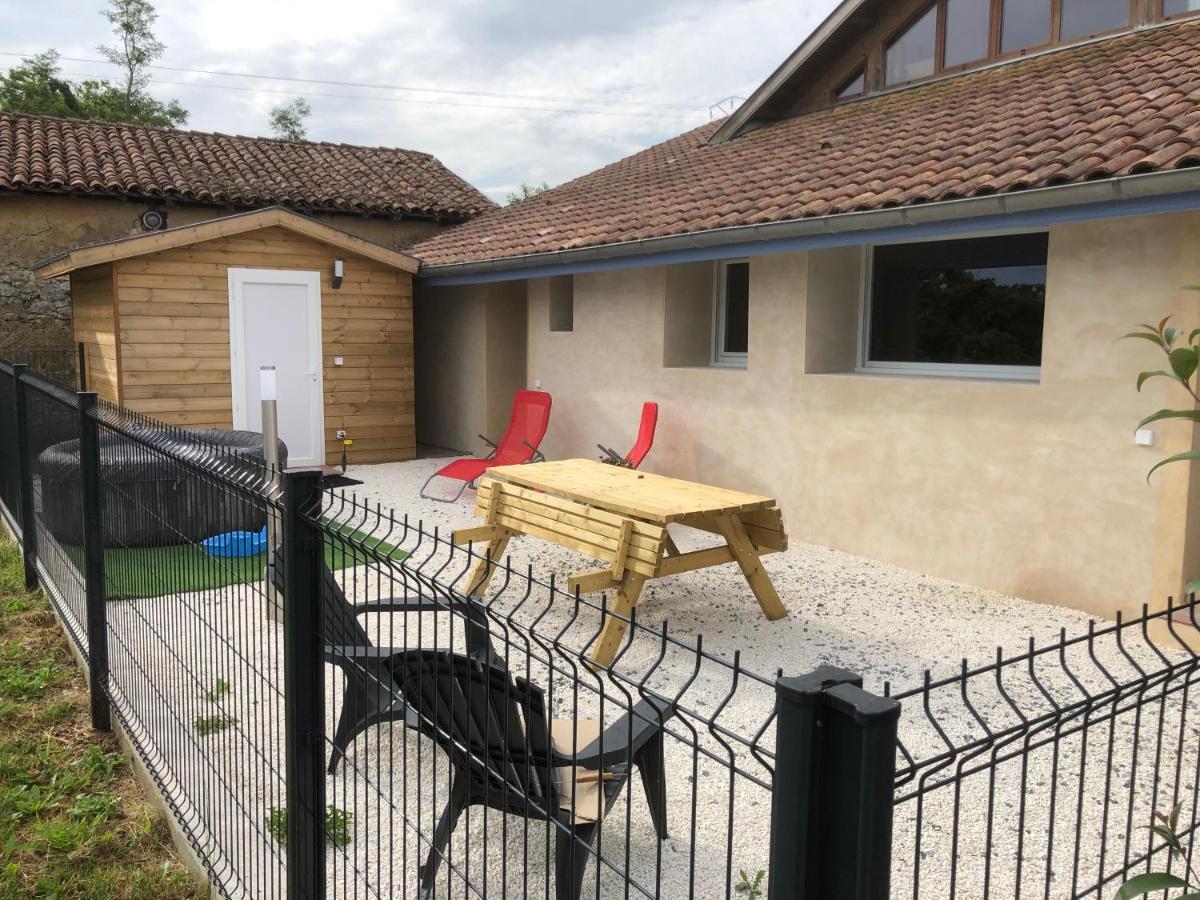 La Petite Ferme De Pouillon - Parc Animalier - Aire De Loisirs Bed & Breakfast Exterior photo