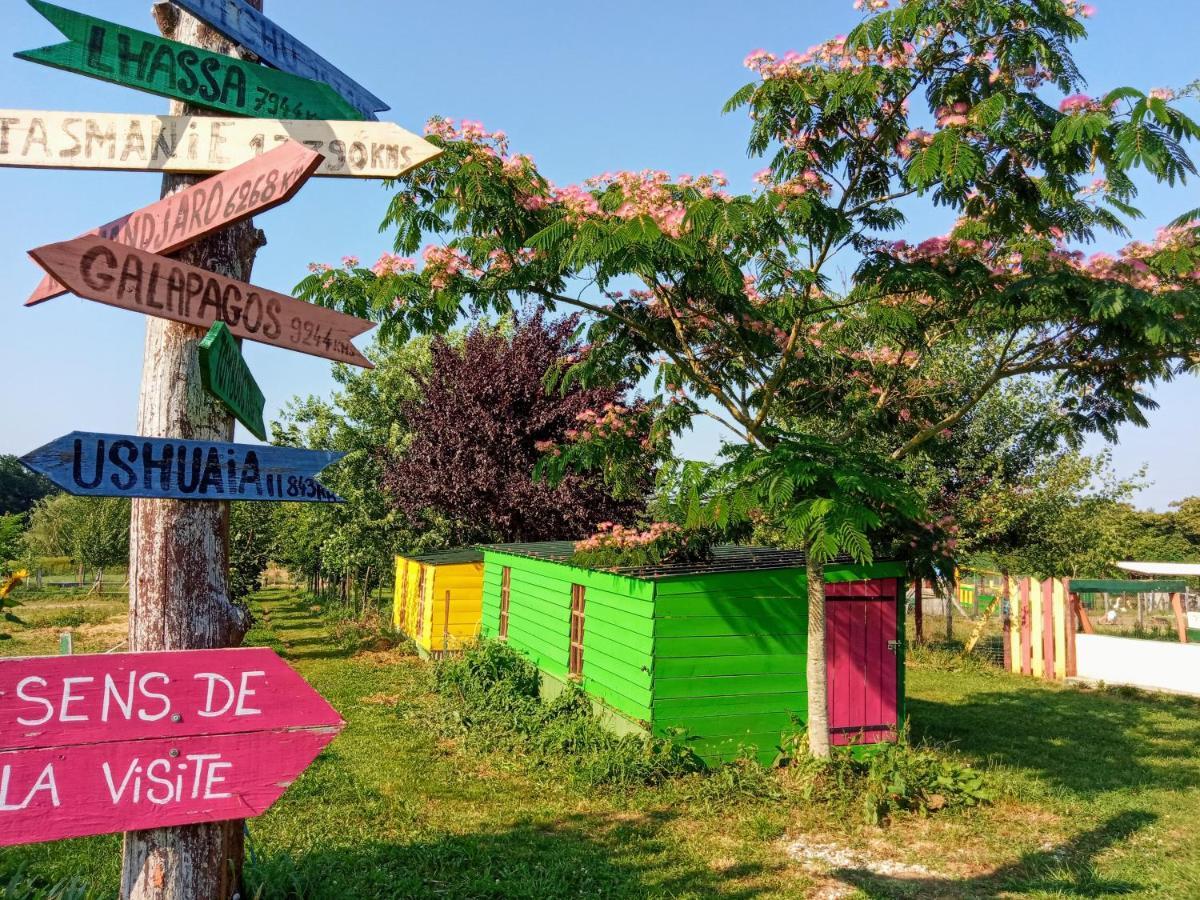 La Petite Ferme De Pouillon - Parc Animalier - Aire De Loisirs Bed & Breakfast Exterior photo